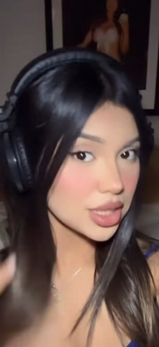 Veronica Vee